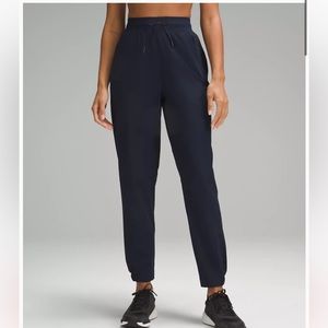 License to Train HR
Pant True Navy